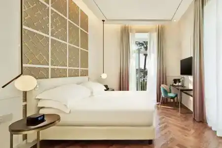 De Bonart Naples, Curio Collection by Hilton - 64