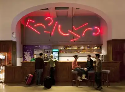 Three Little Pigs Hostel - Your Berlin Castle - 24