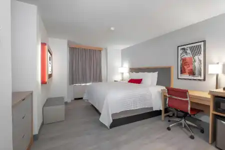Saint Clair- Magnificent Mile - 25