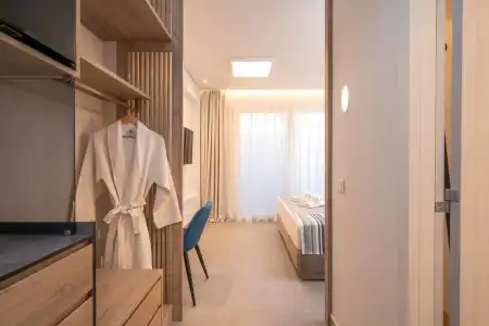 Mirablue Luxury Residences - 34