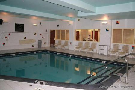 Hampton Inn Anchorage - 13