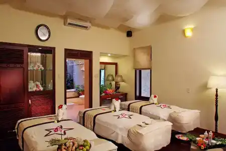 Golden Coast Resort and Spa - 4
