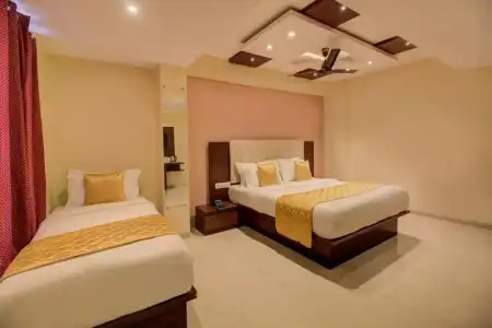 OYO 71452 Malad Grand - 17