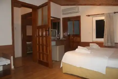 Ipek Camyuva - 0