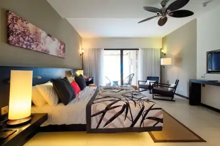 Crystals Beach Resort Belle Mare, a member of Radisson Individuals - 6