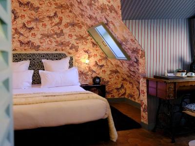 Hôtel du Petit Moulin, Haute Couture by Lacroix - 39
