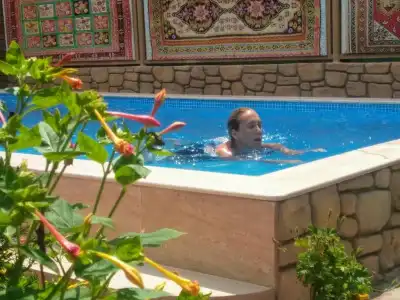 Batumi Wonderland Guest House - 25