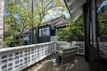 Emerald Inn - 57