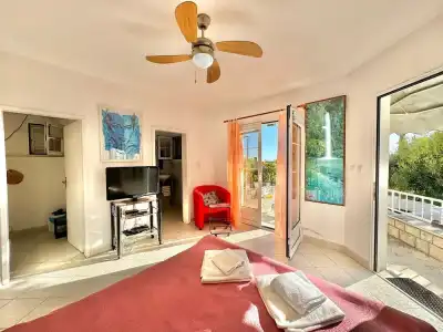 Sun Rose Apartments - 210