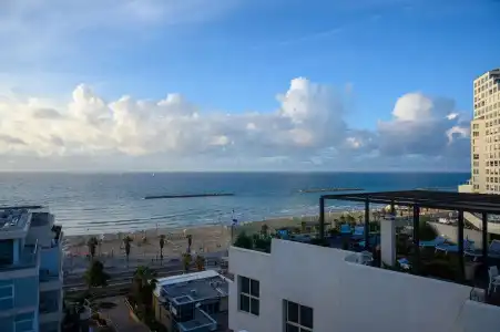 Jewel Beachfront Boutique - 22