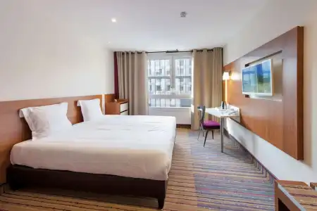 Spark By Hilton Lyon Ouest - 35