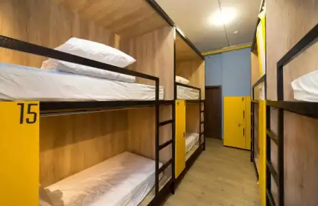 Bee Station - Hostel - 57
