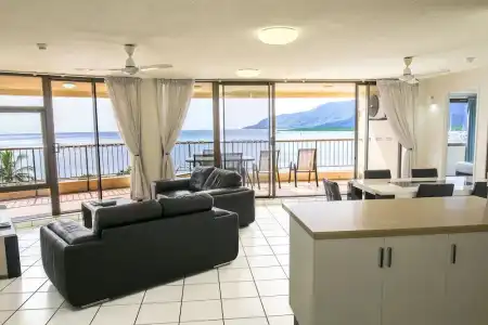 Cairns Aquarius - 53