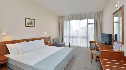 Sol Nessebar Bay Resort - 4