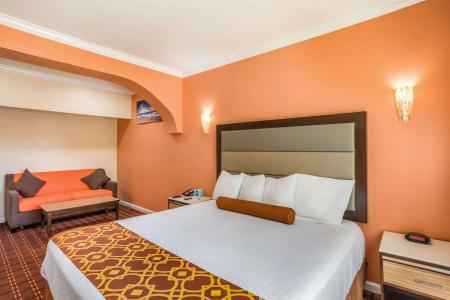 Rodeway Inn & Suites Pasadena - 57