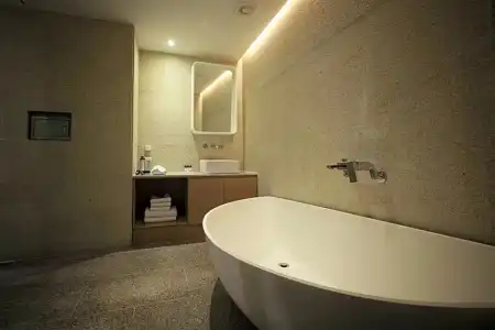 Busan Amare - 100