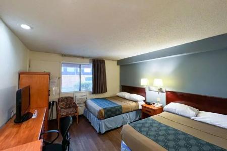 Econo Lodge Motel Village - 46