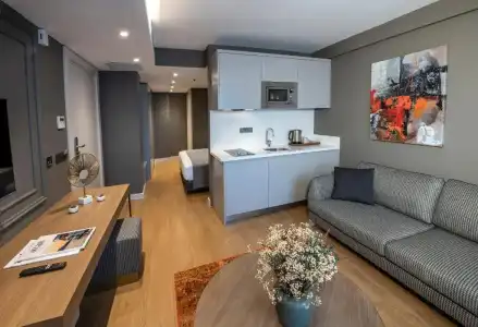 Valente Suites & - 8