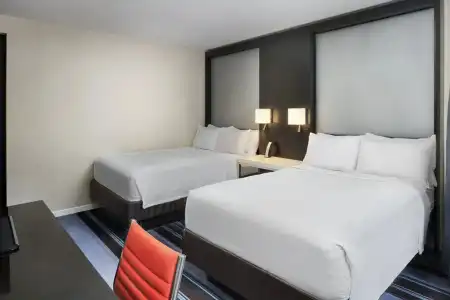 Courtyard by Marriott New York Manhattan / Central Park - 9