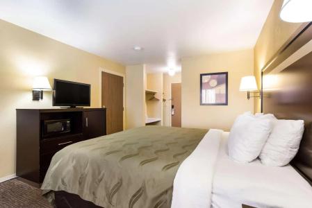 Quality Inn Airport - 6