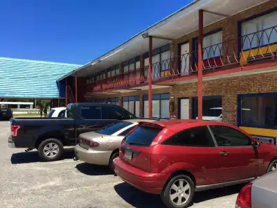 Gordon Highway Inn - 0