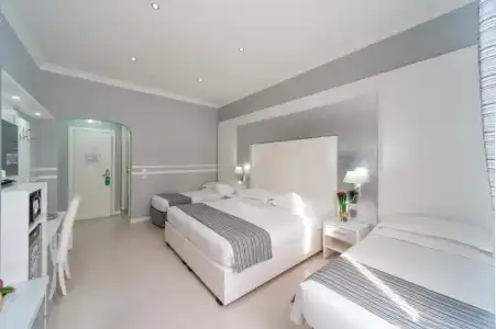 Relais Trevi 95 Boutique - 71