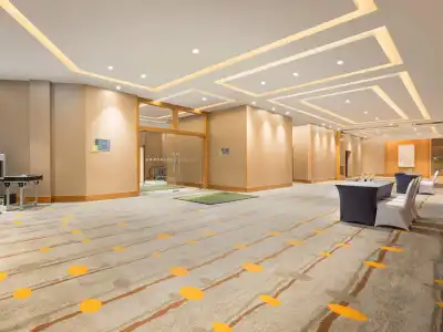 Holiday Inn & Suites Jakarta Gajah Mada by IHG - 10