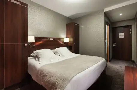 Hôtel Ambassadeurs - 51