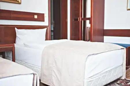 Ravel International - 30