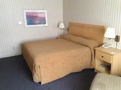 Royal Garden Inn - 5