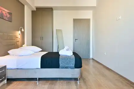 Thisean Modern Suites By Athens Stay - 38