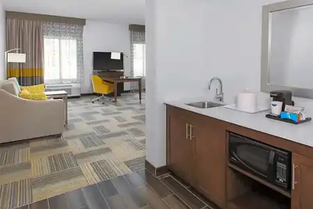 Hampton Inn & Suites Los Angeles/Hollywood - 59