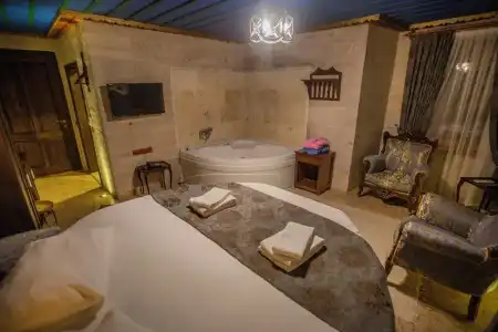 Hermes Cave - 173