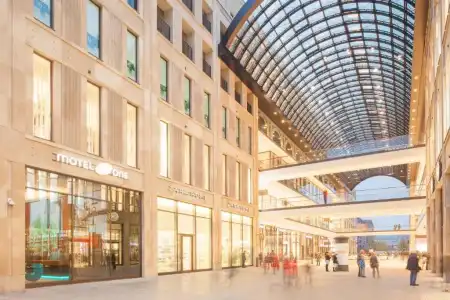 Motel One Berlin - Potsdamer Platz - 1