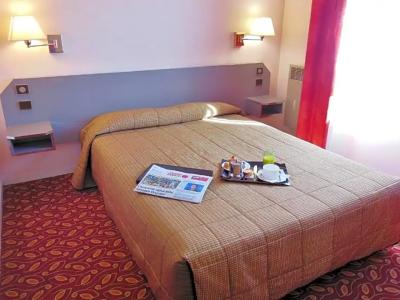 Sure by Best Western Caen Mémorial - 44