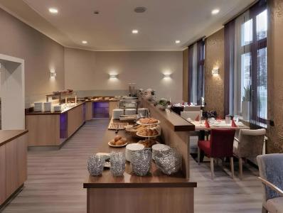 am Schloss Aurich - 6