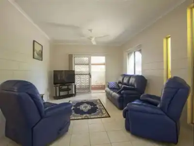 Seascape Holidays - 53 Reef Street - 10