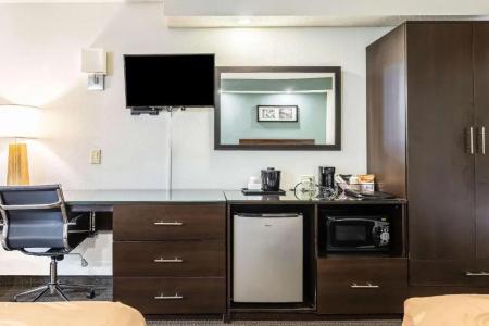 Quality Inn Memphis - 60