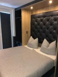 Munich Deluxe - 5