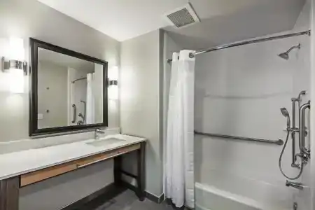 Holiday Inn Houston NE - Bush Airport Area by IHG - 54