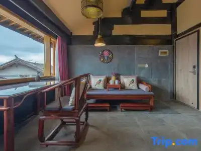 Lijiang Ten Courtyard Inn - 29