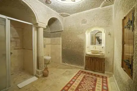 Safran Cave - 124