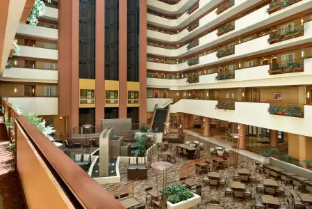 Embassy Suites by Hilton E Peoria Riverfront Conf Center - 13
