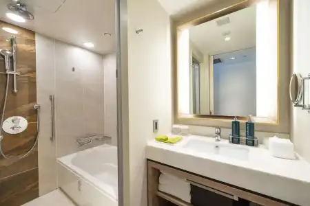 DoubleTree by Hilton Okinawa Chatan Resort - 62