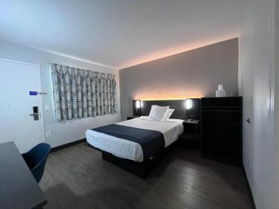 Motel 6 Bakersfield, CA - South - 66