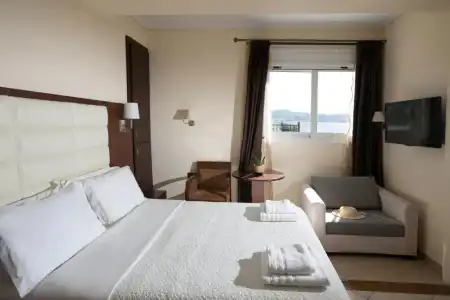 Almira Mare - 38