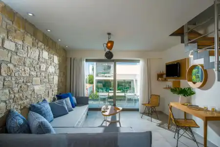 Mary & Mary Royal Suites - 5