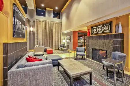 Hampton Inn & Suites Madison-West - 20