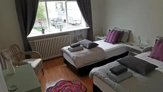 Reykjavik Rainbow Guest House - 2
