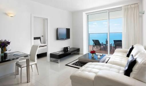 Island Luxurious Suites - 56